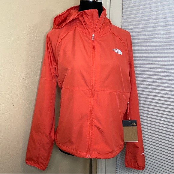 The North Face Flyweight Hoodie in Cayenne Red NWT - Picture 2 of 5